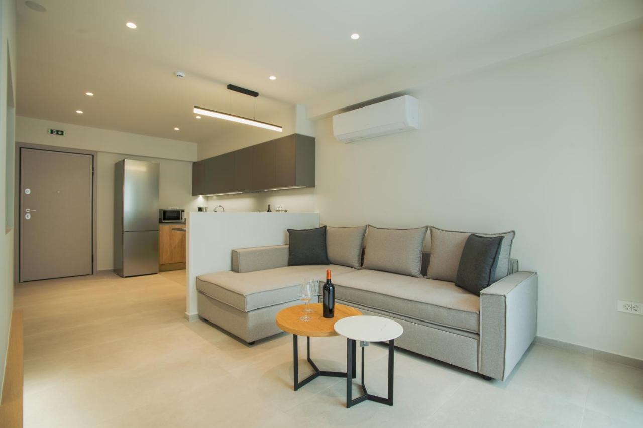 Celine Luxury Apartments & Suites อายิโอสนิโกลาโอส ภายนอก รูปภาพ